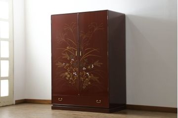 中古　最高級品　松創　秋草図　朱漆塗り　繊細な螺鈿細工が目を引く総桐箪笥(定価推定250万円以上)(ワードローブ、洋服タンス、桐たんす)(R-057397)