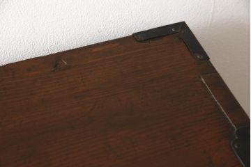 和製アンティーク　前面欅(ケヤキ)材・供縁　金具の立派な仙台箪笥(和箪笥、衣装たんす、時代箪笥、引き出し)(R-057399)