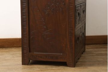 中古　美品　軽井沢彫り　力強さの中にも繊細な技術が垣間見えるサイドチェスト(和たんす、引き出し、衣装箪笥、整理箪笥)(R-057406)