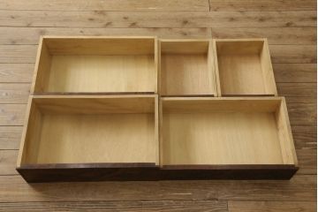 中古　美品　軽井沢彫り　力強さの中にも繊細な技術が垣間見えるサイドチェスト(和たんす、引き出し、衣装箪笥、整理箪笥)(R-057406)
