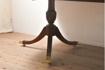 中古　美品　アメリカ高級家具　COUN CILL(カウンシル)　マホガニー材　高級感漂う佇まいが魅力のダイニングテーブル(カンセル、エクステンションテーブル)(定価約100万円)(R-057409)