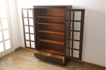 中古　美品　北海道民芸家具　和洋折衷どちらのお部屋にも馴染むブックケース(本箱、収納棚、キャビネット、飾り棚)(R-057435)