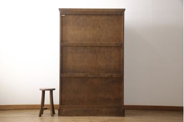 中古　美品　北海道民芸家具　和洋折衷どちらのお部屋にも馴染むブックケース(本箱、収納棚、キャビネット、飾り棚)(R-057435)