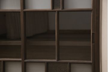 ラフジュ工房オリジナル　古建具リメイク　和モダンな雰囲気を盛り立てる収納棚(サイドボード、戸棚、サイドキャビネット)(R-057438)