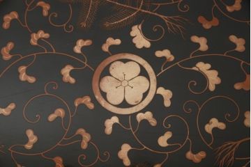 中古　輪島塗り　全体に施された蒔絵の美しい文机(ローテーブル、デスク、座机、座卓)(R-057440)