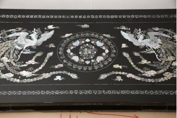 中古　韓国民芸家具　華やかな螺鈿細工が美しいセンターテーブル(座卓、ローテーブル)(R-057441)