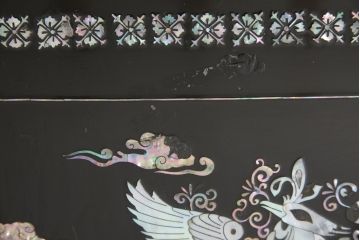 中古　韓国民芸家具　華やかな螺鈿細工が美しいセンターテーブル(座卓、ローテーブル)(R-057441)