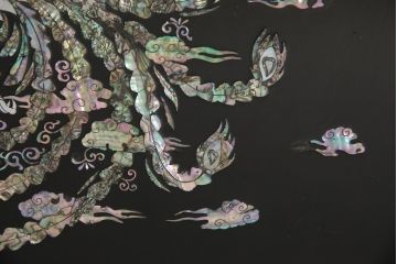中古　韓国民芸家具　華やかな螺鈿細工が美しいセンターテーブル(座卓、ローテーブル)(R-057441)