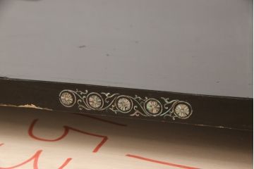 中古　韓国民芸家具　華やかな螺鈿細工が美しいセンターテーブル(座卓、ローテーブル)(R-057441)