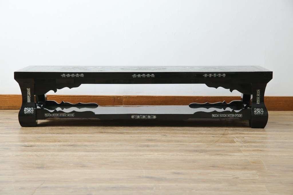 中古　韓国民芸家具　華やかな螺鈿細工が美しいセンターテーブル(座卓、ローテーブル)(R-057441)