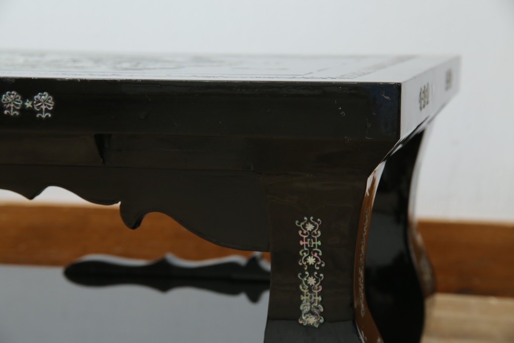 中古　韓国民芸家具　華やかな螺鈿細工が美しいセンターテーブル(座卓、ローテーブル)(R-057441)