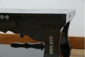 中古　韓国民芸家具　華やかな螺鈿細工が美しいセンターテーブル(座卓、ローテーブル)(R-057441)