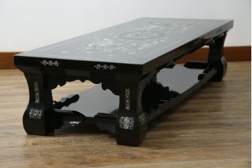 中古　韓国民芸家具　華やかな螺鈿細工が美しいセンターテーブル(座卓、ローテーブル)(R-057441)