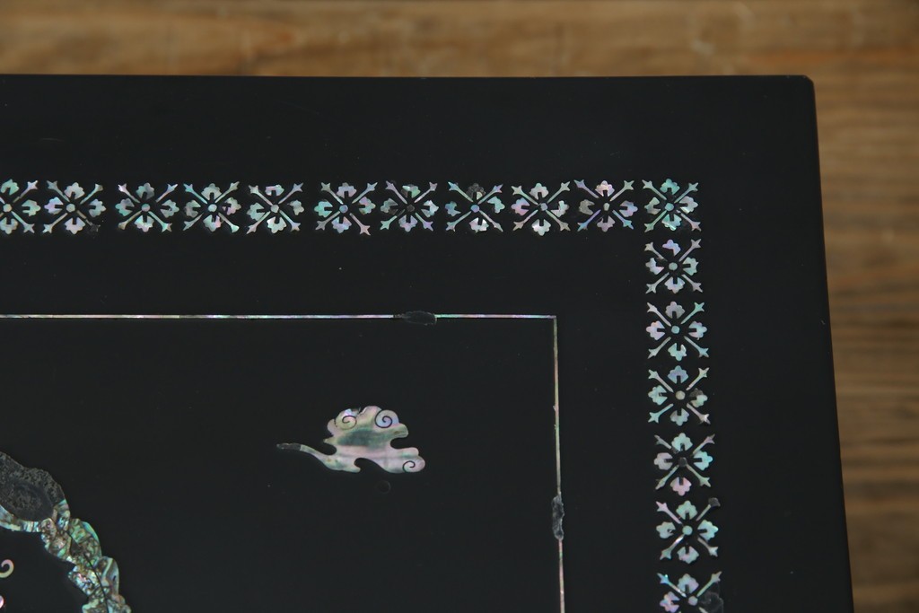 中古　韓国民芸家具　華やかな螺鈿細工が美しいセンターテーブル(座卓、ローテーブル)(R-057441)