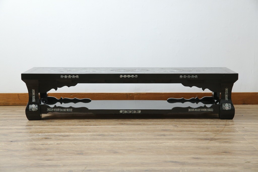 中古　韓国民芸家具　華やかな螺鈿細工が美しいセンターテーブル(座卓、ローテーブル)(R-057441)