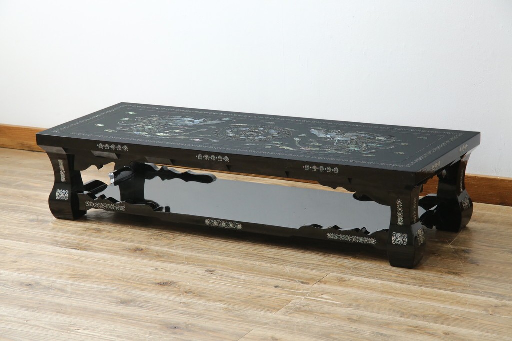 中古　韓国民芸家具　華やかな螺鈿細工が美しいセンターテーブル(座卓、ローテーブル)(R-057441)