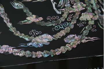 中古　韓国民芸家具　華やかな螺鈿細工が美しいセンターテーブル(座卓、ローテーブル)(R-057441)