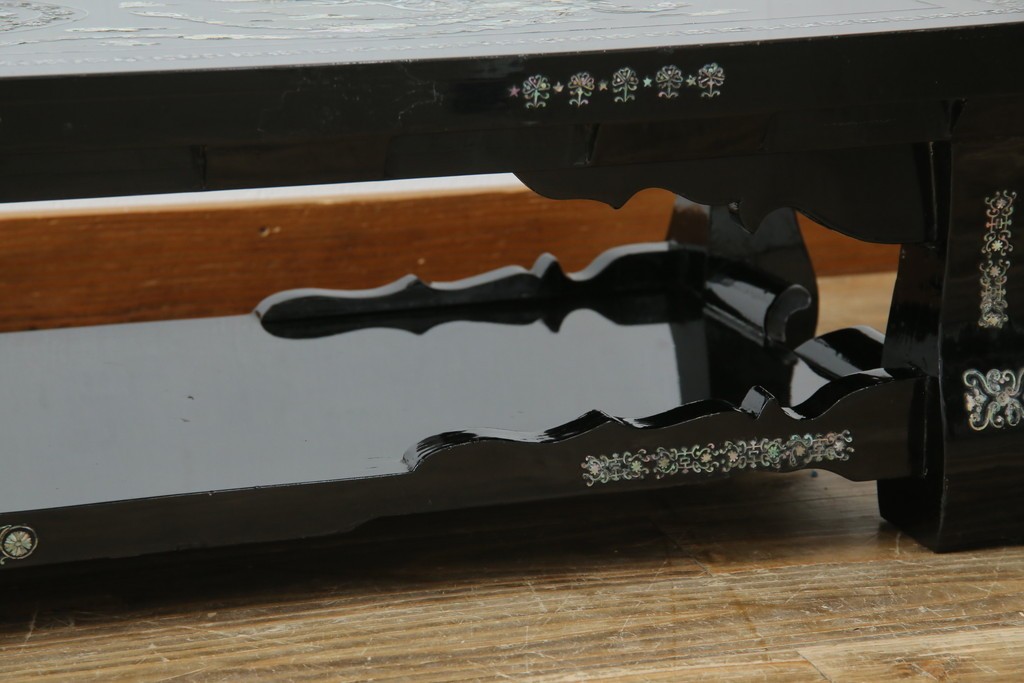 中古　韓国民芸家具　華やかな螺鈿細工が美しいセンターテーブル(座卓、ローテーブル)(R-057441)