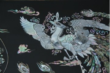 中古　韓国民芸家具　華やかな螺鈿細工が美しいセンターテーブル(座卓、ローテーブル)(R-057441)