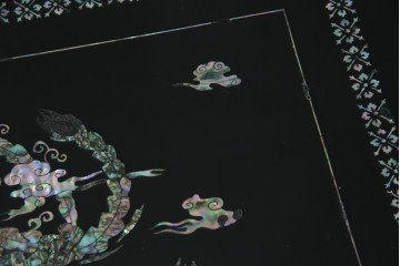 中古　韓国民芸家具　華やかな螺鈿細工が美しいセンターテーブル(座卓、ローテーブル)(R-057441)