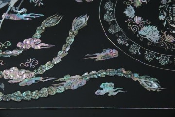 中古　韓国民芸家具　華やかな螺鈿細工が美しいセンターテーブル(座卓、ローテーブル)(R-057441)