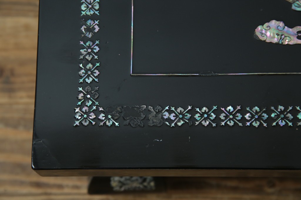 中古　韓国民芸家具　華やかな螺鈿細工が美しいセンターテーブル(座卓、ローテーブル)(R-057441)