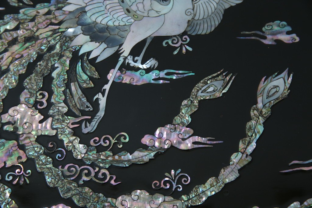 中古　韓国民芸家具　華やかな螺鈿細工が美しいセンターテーブル(座卓、ローテーブル)(R-057441)