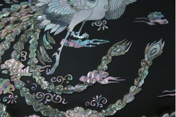 中古　韓国民芸家具　華やかな螺鈿細工が美しいセンターテーブル(座卓、ローテーブル)(R-057441)