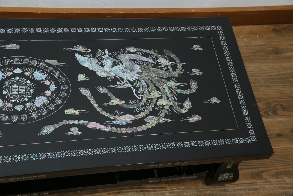 中古　韓国民芸家具　華やかな螺鈿細工が美しいセンターテーブル(座卓、ローテーブル)(R-057441)