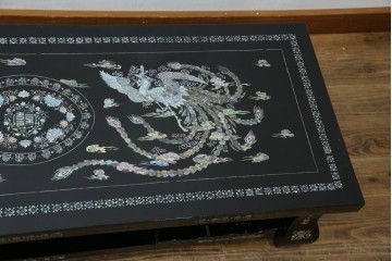 中古　韓国民芸家具　華やかな螺鈿細工が美しいセンターテーブル(座卓、ローテーブル)(R-057441)