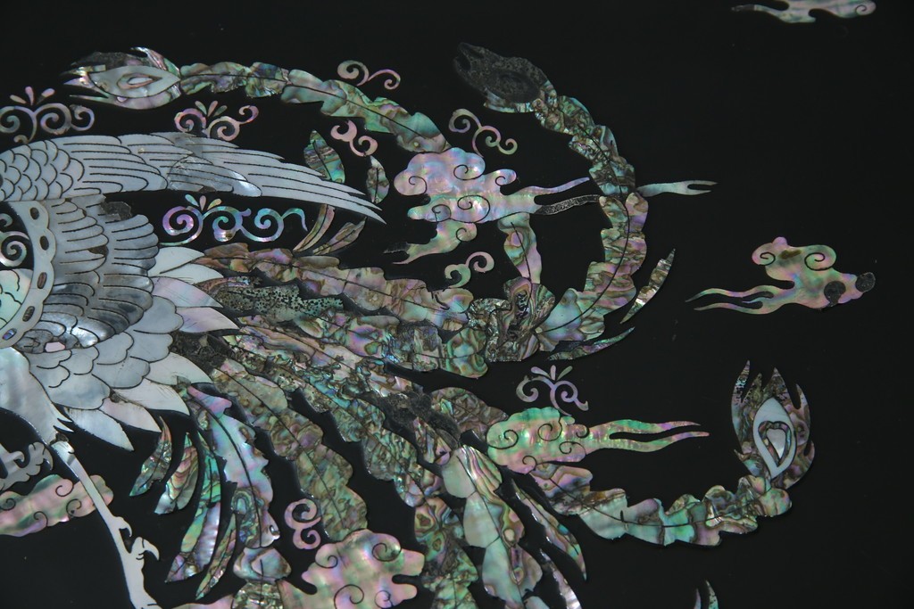 中古　韓国民芸家具　華やかな螺鈿細工が美しいセンターテーブル(座卓、ローテーブル)(R-057441)