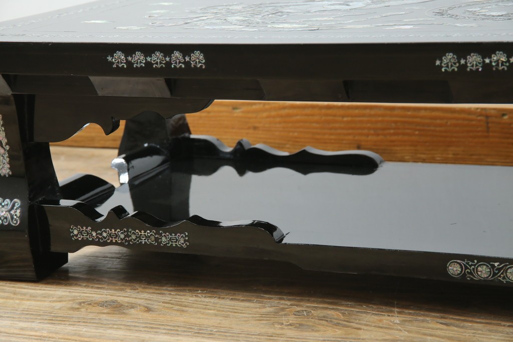 中古　韓国民芸家具　華やかな螺鈿細工が美しいセンターテーブル(座卓、ローテーブル)(R-057441)