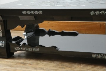 中古　韓国民芸家具　華やかな螺鈿細工が美しいセンターテーブル(座卓、ローテーブル)(R-057441)