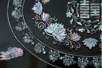 中古　韓国民芸家具　華やかな螺鈿細工が美しいセンターテーブル(座卓、ローテーブル)(R-057441)