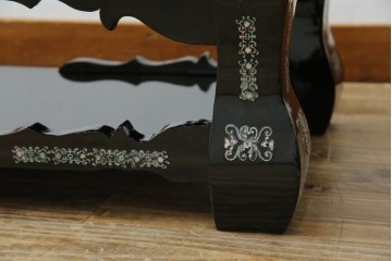 中古　韓国民芸家具　華やかな螺鈿細工が美しいセンターテーブル(座卓、ローテーブル)(R-057441)