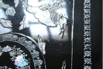 中古　韓国民芸家具　華やかな螺鈿細工が美しいセンターテーブル(座卓、ローテーブル)(R-057441)