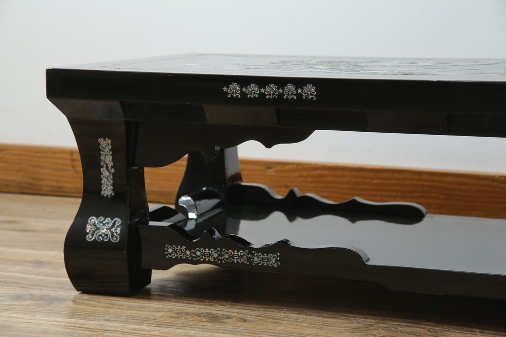 中古　韓国民芸家具　華やかな螺鈿細工が美しいセンターテーブル(座卓、ローテーブル)(R-057441)