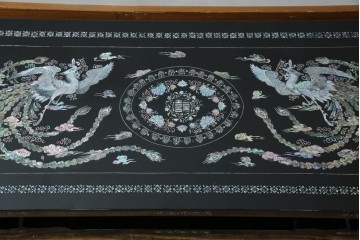 中古　韓国民芸家具　華やかな螺鈿細工が美しいセンターテーブル(座卓、ローテーブル)(R-057441)