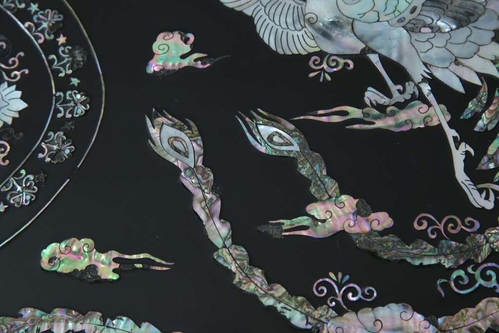 中古　韓国民芸家具　華やかな螺鈿細工が美しいセンターテーブル(座卓、ローテーブル)(R-057441)