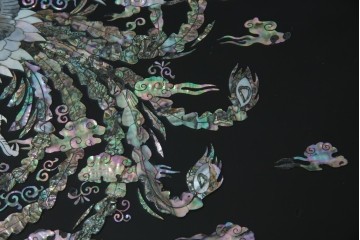 中古　韓国民芸家具　華やかな螺鈿細工が美しいセンターテーブル(座卓、ローテーブル)(R-057441)