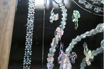 中古　韓国民芸家具　華やかな螺鈿細工が美しいセンターテーブル(座卓、ローテーブル)(R-057441)