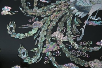 中古　韓国民芸家具　華やかな螺鈿細工が美しいセンターテーブル(座卓、ローテーブル)(R-057441)