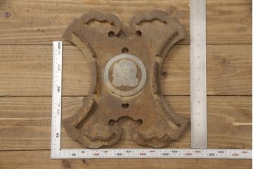 アンティーク雑貨　大黒天のデザインが縁起の良い蔵戸の錠前金具(ディスプレイ雑貨、蔵戸パーツ、七福神)(R-057446)