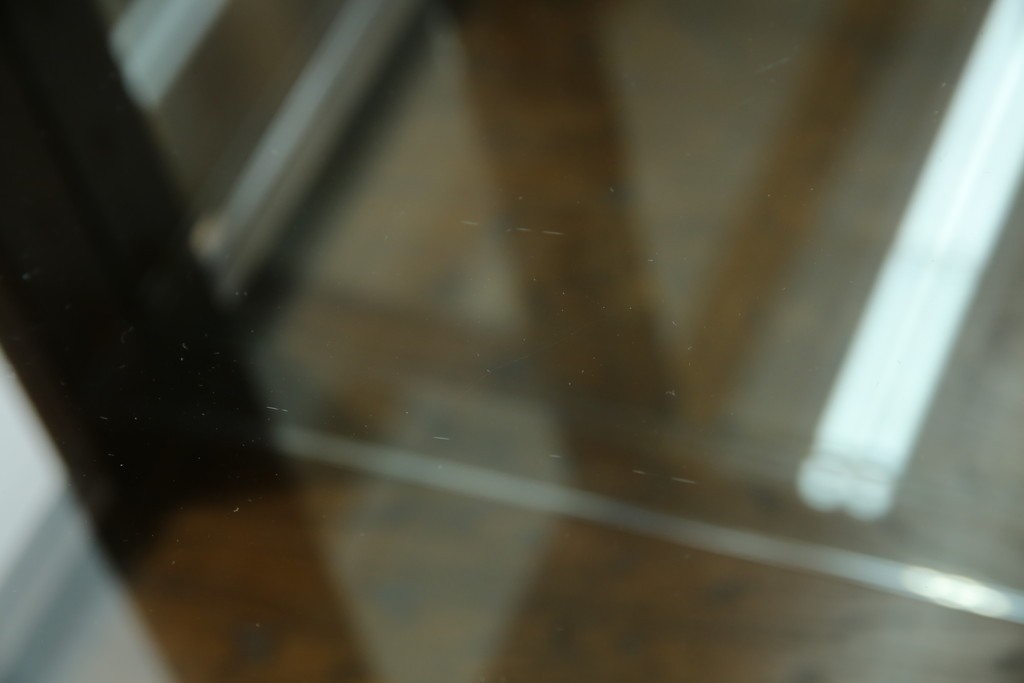 中古　カリモク家具(karimoku)　domani(ドマーニ)　Morganton(モーガントン)　ディスプレイ什器におすすめ!ヒッコリーブラウンのガラスキャビネット　定価約70万円　(R-057451)