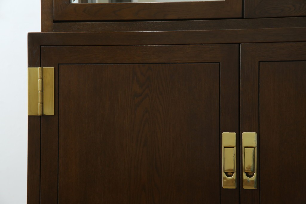 中古　カリモク家具(karimoku)　domani(ドマーニ)　Morganton(モーガントン)　ディスプレイ什器におすすめ!ヒッコリーブラウンのガラスキャビネット　定価約70万円　(R-057451)