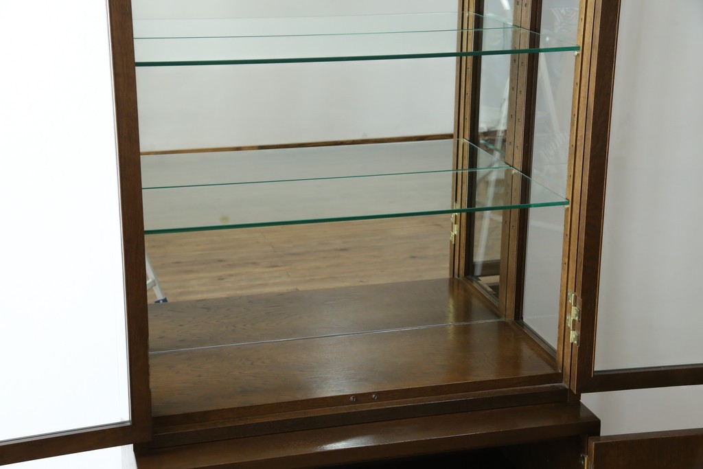 中古　カリモク家具(karimoku)　domani(ドマーニ)　Morganton(モーガントン)　ディスプレイ什器におすすめ!ヒッコリーブラウンのガラスキャビネット　定価約70万円　(R-057451)