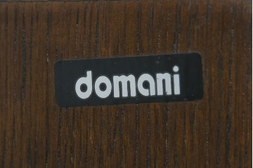 中古　カリモク家具(karimoku)　domani(ドマーニ)　Morganton(モーガントン)　ディスプレイ什器におすすめ!ヒッコリーブラウンのガラスキャビネット　定価約70万円　(R-057451)