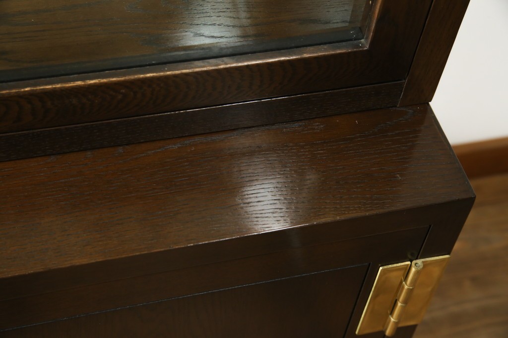 中古　カリモク家具(karimoku)　domani(ドマーニ)　Morganton(モーガントン)　ディスプレイ什器におすすめ!ヒッコリーブラウンのガラスキャビネット　定価約70万円　(R-057451)