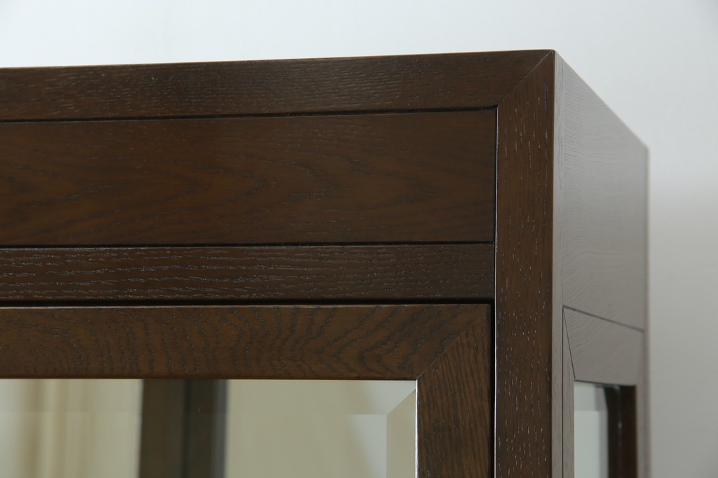 中古　カリモク家具(karimoku)　domani(ドマーニ)　Morganton(モーガントン)　ディスプレイ什器におすすめ!ヒッコリーブラウンのガラスキャビネット　定価約70万円　(R-057451)