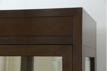 中古　カリモク家具(karimoku)　domani(ドマーニ)　Morganton(モーガントン)　ディスプレイ什器におすすめ!ヒッコリーブラウンのガラスキャビネット　定価約70万円　(R-057451)